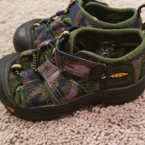 Toddler boys Keens
